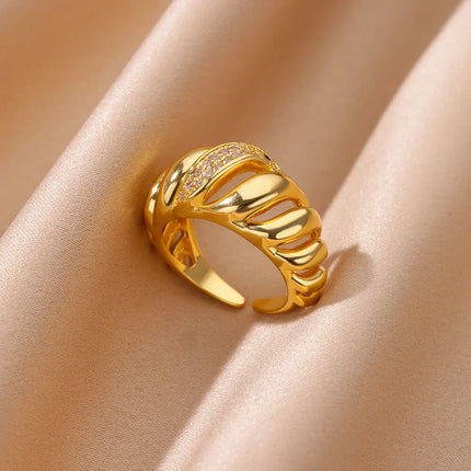 Adela Ring