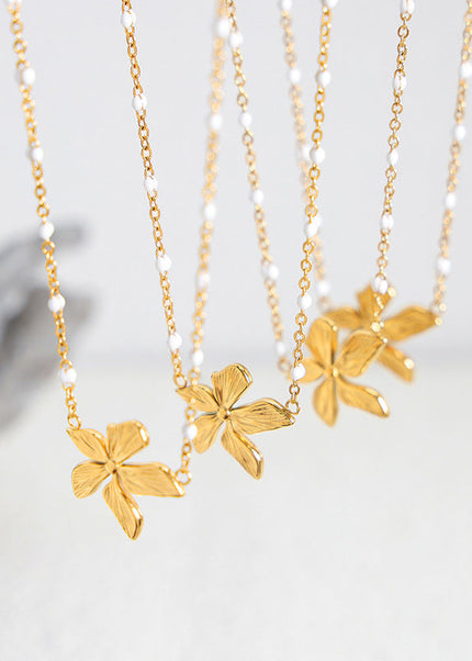 European and American ancient style, simple and niche design, light luxury temperament, new titanium steel flowers, personality dripping oil retro necklace women