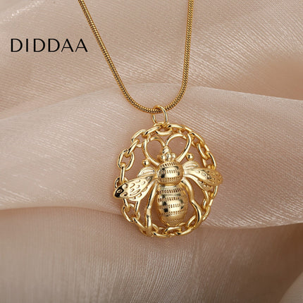 Hive Pendant Necklace | Gold Large Insect Chain - Gold - Necklaces