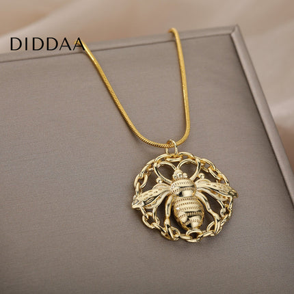 Hive Pendant Necklace | Gold Large Insect Chain - Gold - Necklaces