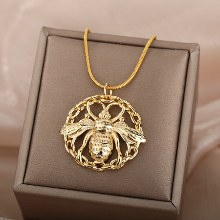 Hive Pendant Necklace | Gold Large Insect Chain - Gold - Necklaces