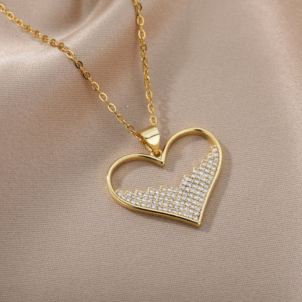 SOUVOIR SOUVOIR Necklaces Labasa Pendant Necklace | Gold Zirconia White Stone Heart Chain