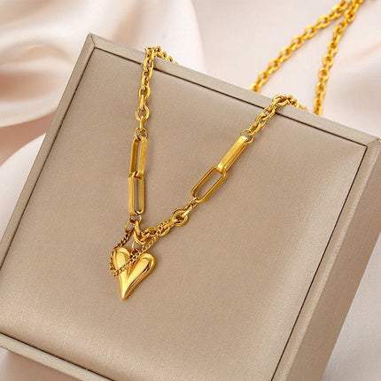 Louver Pendant Necklace | Gold Love Heart Chain - Gold - Necklaces