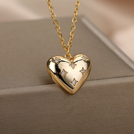 SOUVOIR Gold 14K Gold Plated, Zirconia Necklaces Lustful Pendant Necklace | Gold Thick Spotted Zirconia Heart Chain