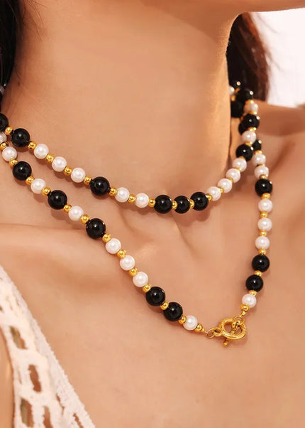 Cross-border light luxury style: black agate, white shell, beaded necklace, clavicle chain, fashionable and versatile temperament, titanium steel OT buckle necklace