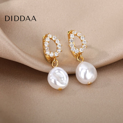 Soumettre Earrings | Gold Zirconia Pearl Hoop Drop Earrings - Earrings