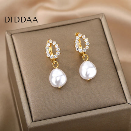 Soumettre Earrings | Gold Zirconia Pearl Hoop Drop Earrings - Earrings