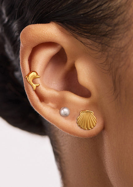 Jieding European and American stainless steel pearl stud earrings high-end dolphin shell earrings, titanium steel jewelry, cross-border earring