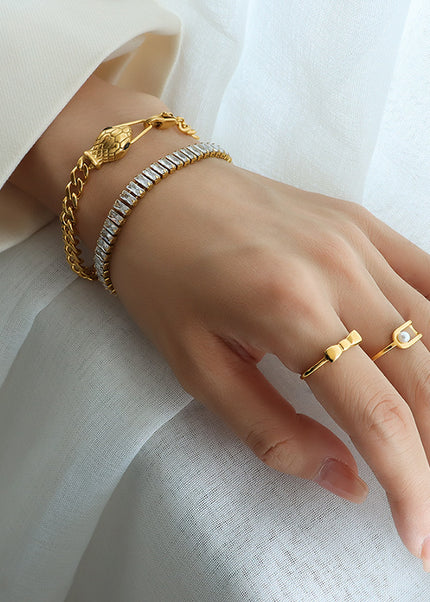 Divina Necklace