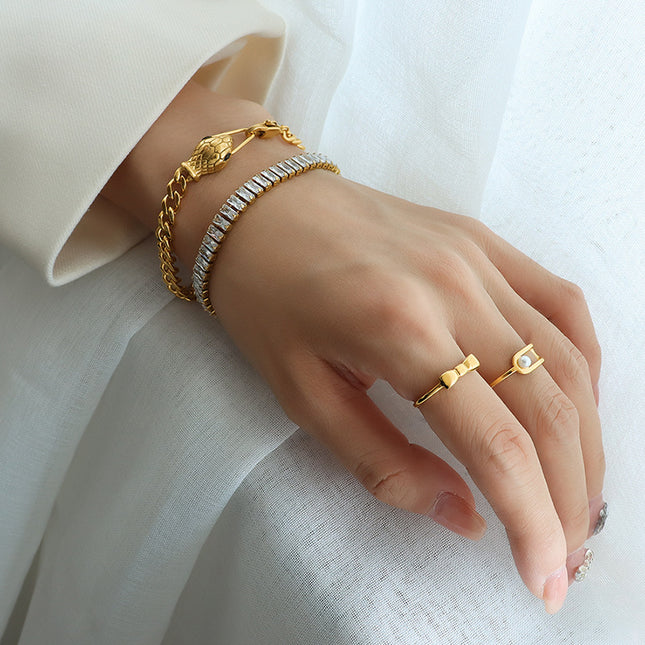 Divina Necklace