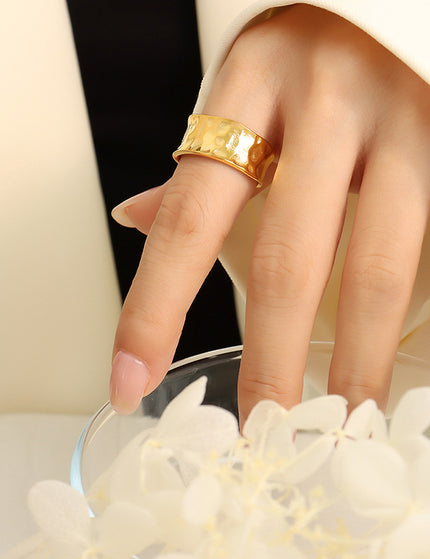 Nuzzle Ring