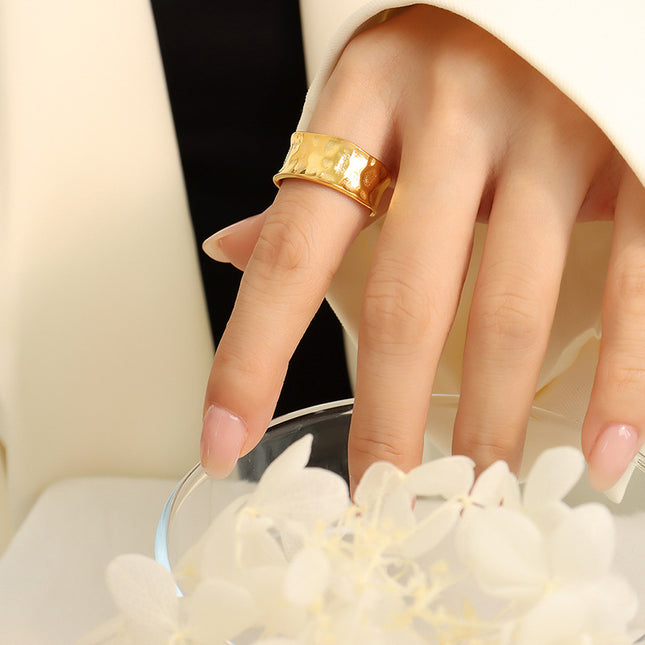 Nuzzle Ring