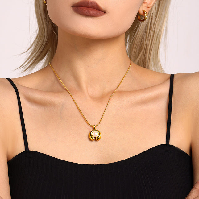 Mi Li stainless steel C-shaped freshwater pearl necklace cross-border new fashion simple electroplating 18K real gold jewelry wholesale