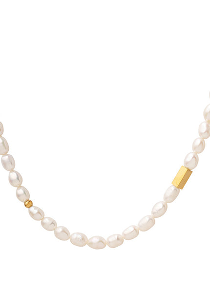 French retro sense of luxury, vintage style, freshwater pearl chain, titanium steel fittings, 18K gold-plated light luxury necklace jewelry, women