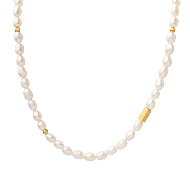 French retro sense of luxury, vintage style, freshwater pearl chain, titanium steel fittings, 18K gold-plated light luxury necklace jewelry, women