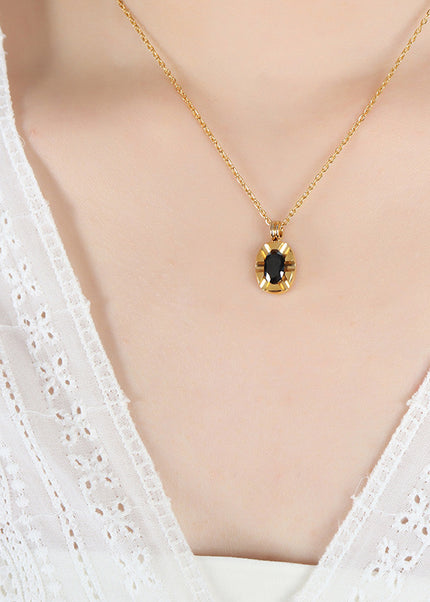 Light luxury, cold style, temperament, fashion necklace, dark black zircon pendant, geometric clavicle chain, electroplated 18K gold