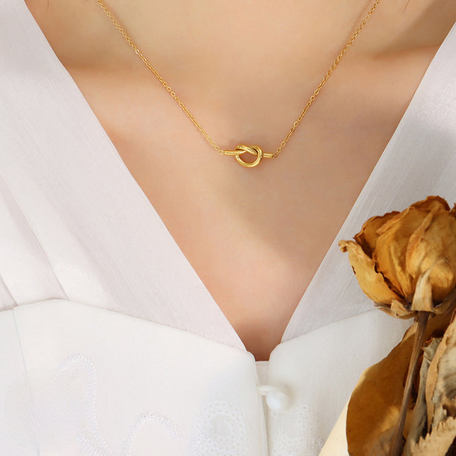 Suan Necklace