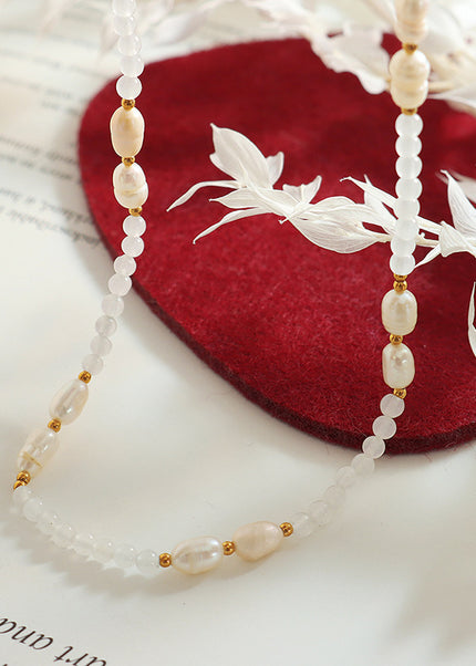 Winter new non-fading French retro personality stone freshwater pearl pendant titanium steel gold-plated beaded necklace jewelry
