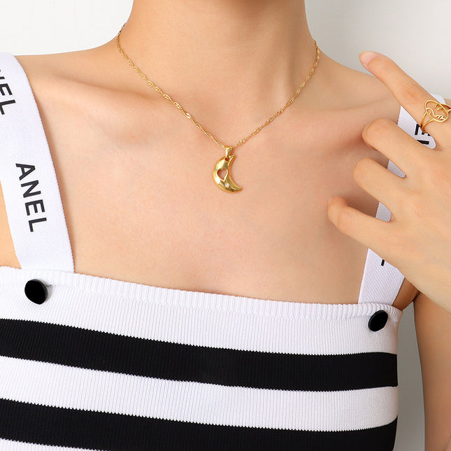 Japanese and Korean ins style choker zircon moon hollow love pendant necklace titanium steel plated 18 real gold necklace jewelry