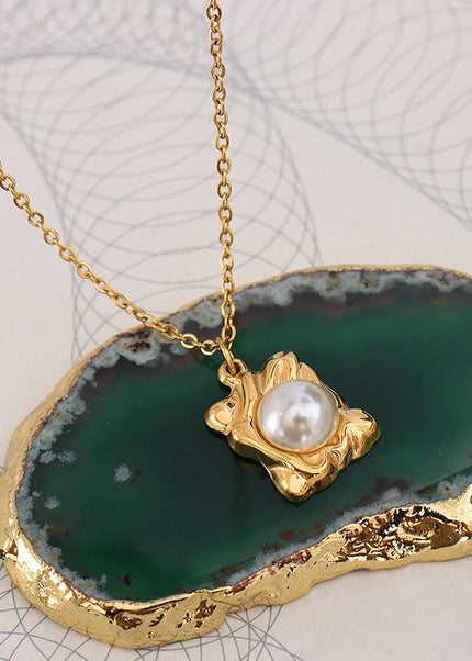 Personality design, niche accessories wholesale French ins style fashion temperament, imitation pearl square brand pendant necklace women