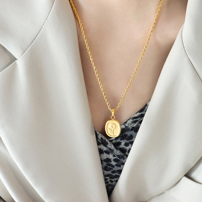 Lara Necklace