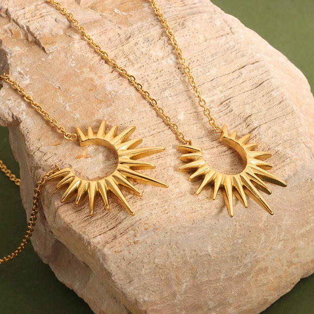 Personality, niche cold wind, unique geometric radiant pendant, fashionable, simple, versatile, titanium steel gold-plated necklace
