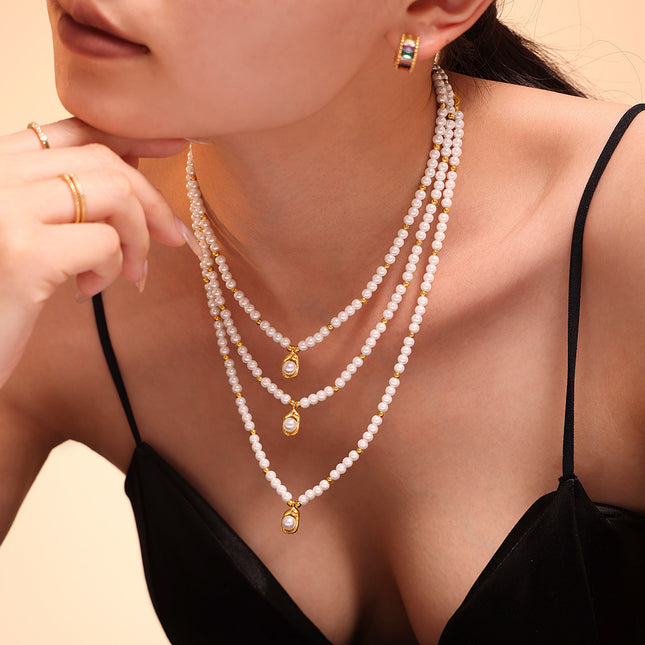 Mystery Li light luxury Shi Jia shell beads beaded handmade necklace female titanium steel plated 18k gold sweet clavicle chain spot wholesale