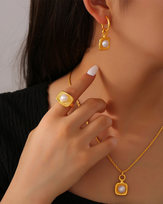 Twirl Ring