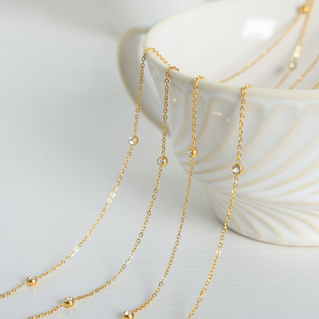 The new high-end ins, the niche design, the simple trend, the titanium steel gold-plated diamond-inlaid clavicle chain, the personality jewelry women