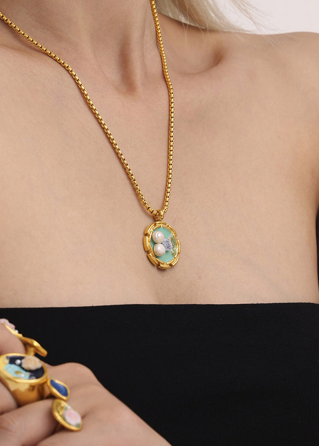 Muffin Necklace