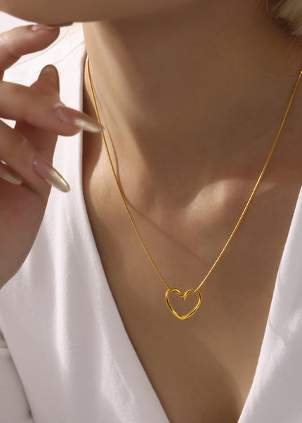 Mystery ins style niche love clavicle necklace temperament commuter accessories necklace electroplating 18K real gold titanium steel jewelry