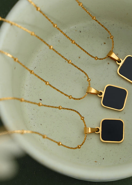 New fashion, retro, light luxury, luxury, niche square pendant, clavicle chain, cross-border personalized design, titanium steel jewelry