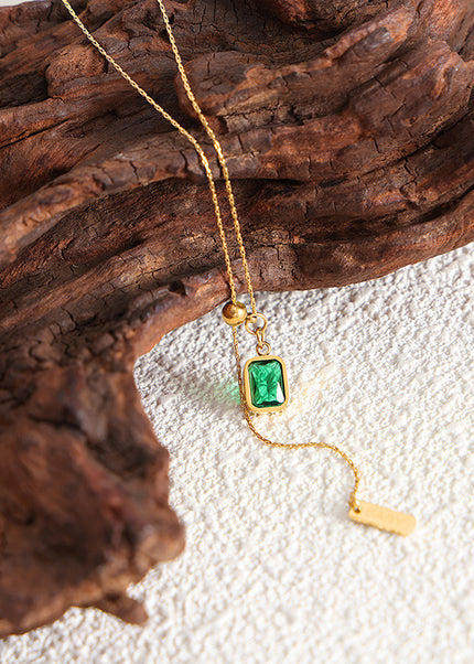 Retro Hong Kong style palace emerald zircon tassel English letter simple necklace clavicle chain temperament girl jewelry