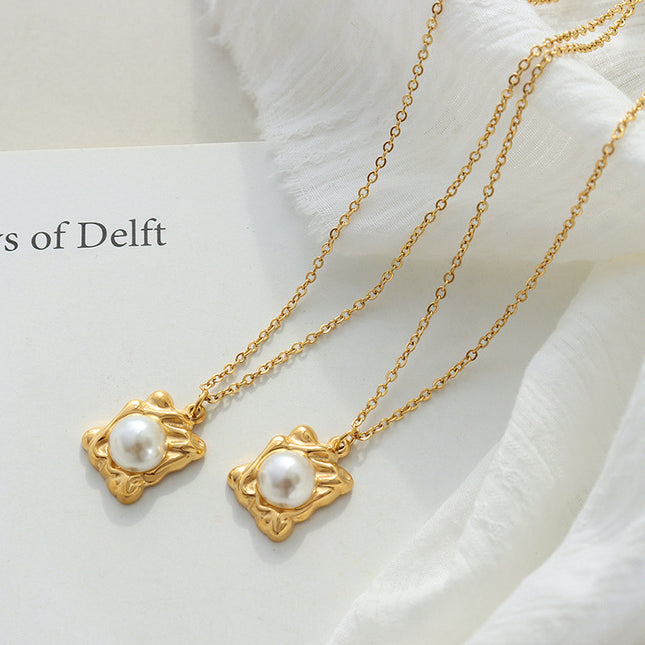 Personality design, niche accessories wholesale French ins style fashion temperament, imitation pearl square brand pendant necklace women