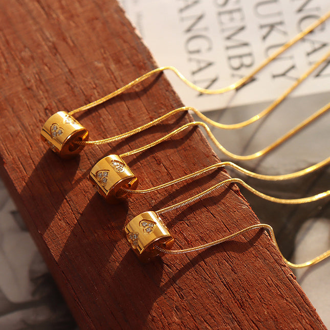 Vina Necklace