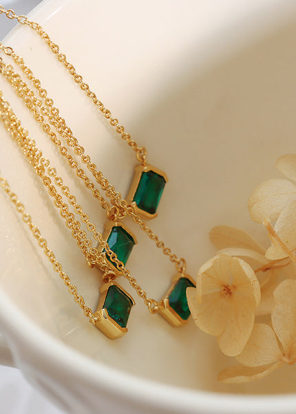European and American neutral style, retro non-fading, light luxury jewelry, niche design, square copper pendant, inlaid green zircon necklace