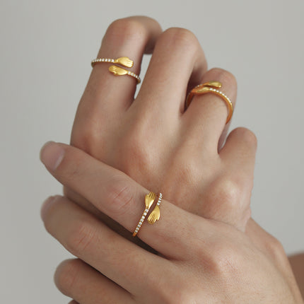 Mystery Liai's embrace zircon rings, European and American minimalist niche designs, open finger rings, stainless steel, real gold plated jewelry