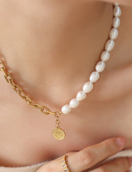 Veut Necklace