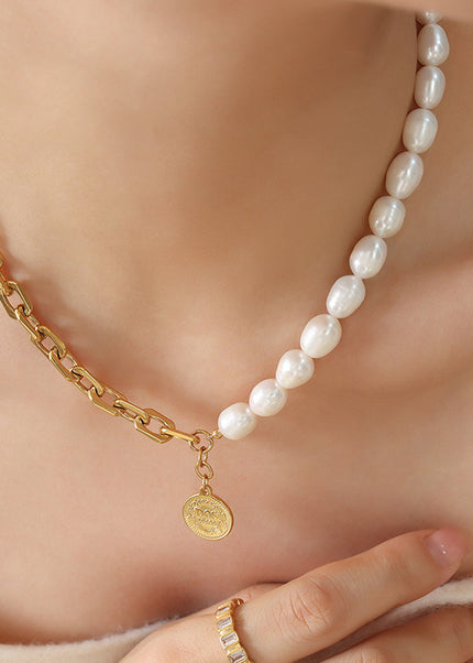 Veut Necklace