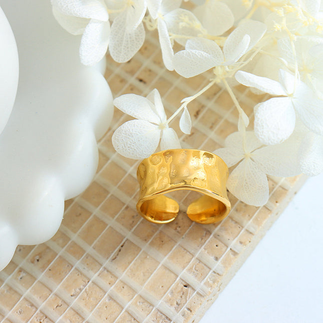 Nuzzle Ring