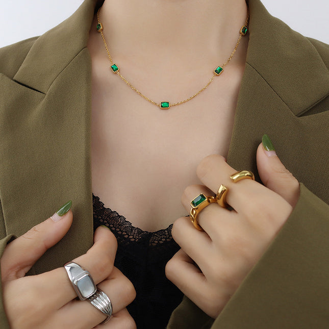 Amado Necklace