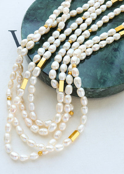 French retro sense of luxury, vintage style, freshwater pearl chain, titanium steel fittings, 18K gold-plated light luxury necklace jewelry, women
