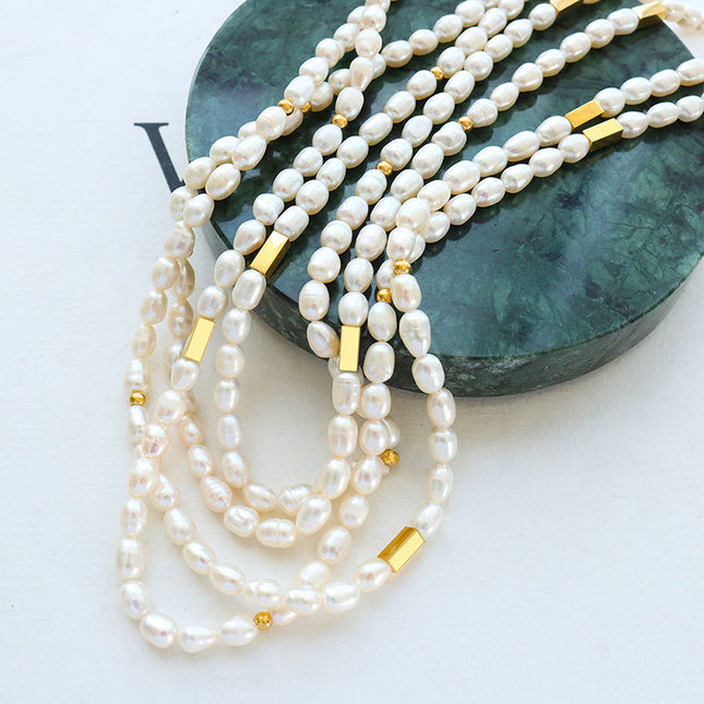 French retro sense of luxury, vintage style, freshwater pearl chain, titanium steel fittings, 18K gold-plated light luxury necklace jewelry, women