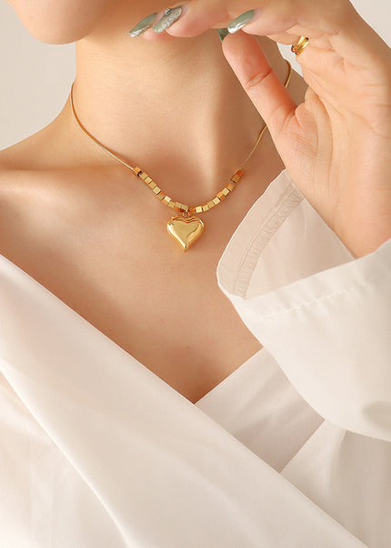 Mystery ins Korean new trendy love snake bone chain retro sense versatile niche design sense peach heart pendant necklace