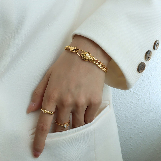 Divina Necklace