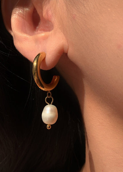 Jieding European and American titanium steel pearl stud earrings do not fade earrings, light luxury, high-end ear jewelry, stainless steel earrings