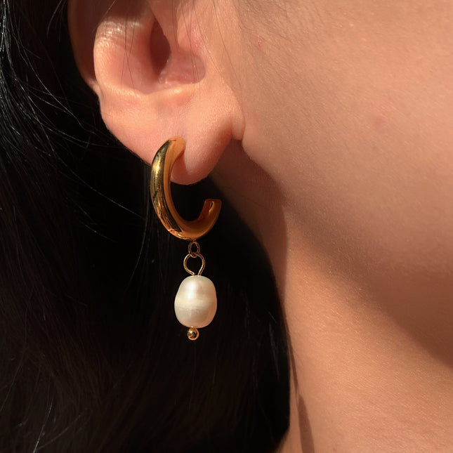 Jieding European and American titanium steel pearl stud earrings do not fade earrings, light luxury, high-end ear jewelry, stainless steel earrings