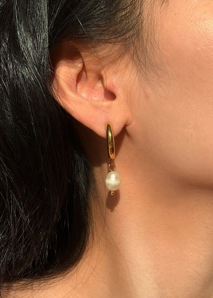 Jieding European and American titanium steel pearl stud earrings do not fade earrings, light luxury, high-end ear jewelry, stainless steel earrings