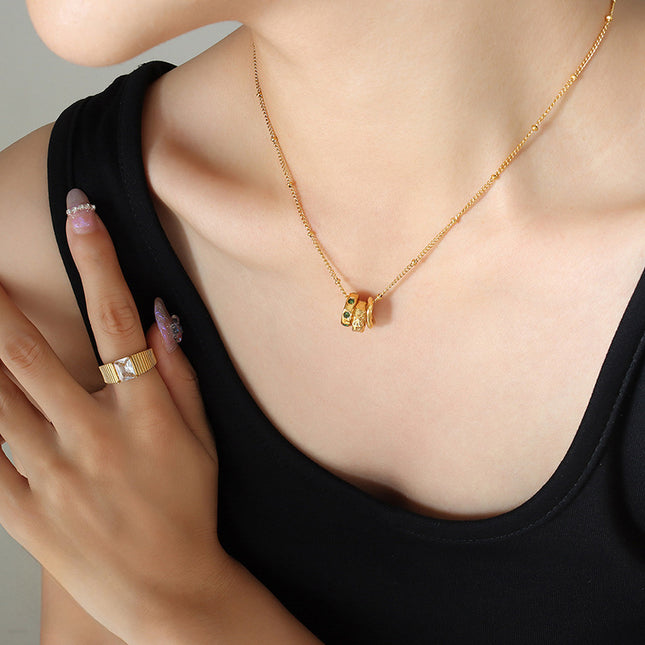 Japanese and Korean ins-style fashion OL titanium steel pendant inlaid with zircon, trendy personality accessories, versatile three-ring buckle necklace women