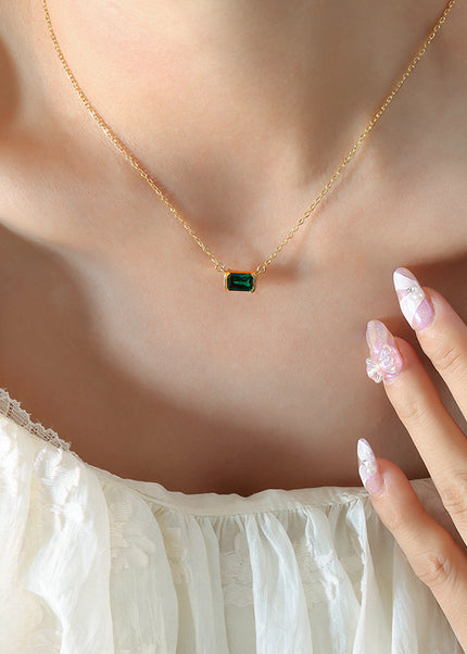 European and American neutral style, retro non-fading, light luxury jewelry, niche design, square copper pendant, inlaid green zircon necklace